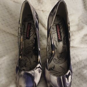 Dollhouse Women's Black and White Heels